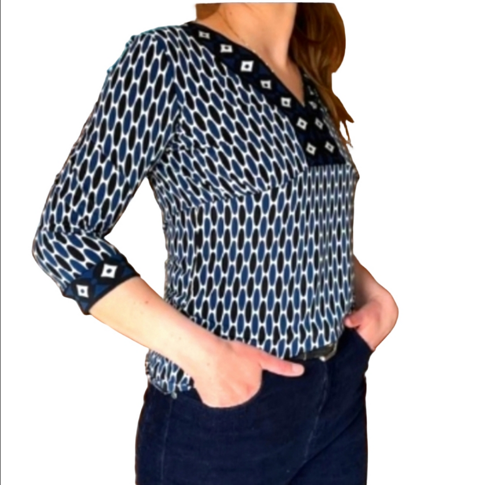 Michael Kors Geometric V-Neck Boho Blouse 3/4 Long Sleeves Lightweight Stretch